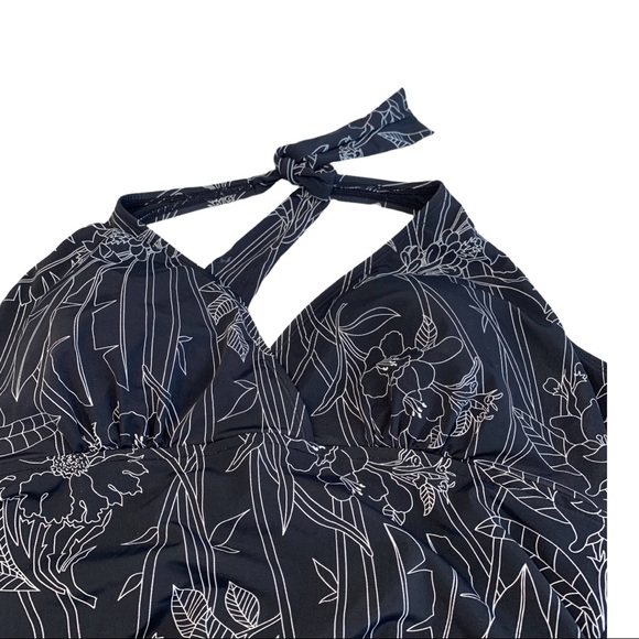 Cherokee Plus Sized Swim Suit 24w Black and White Halter Top Bra - Picture 2 of 6